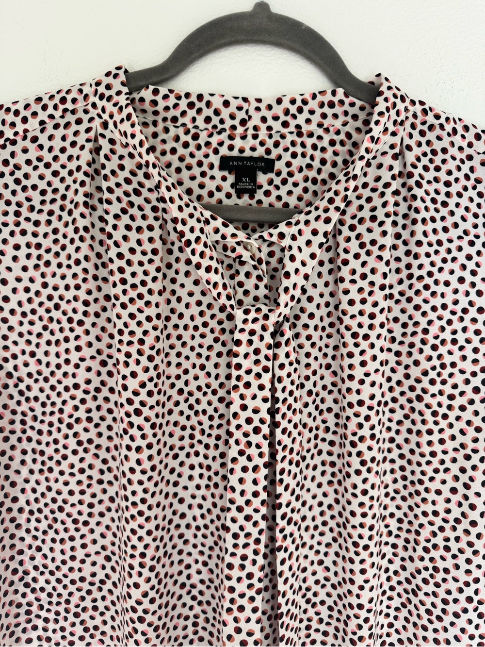 Ann Taylor Sleeveless Pullover Polka Dot Blouse- Size XL - Picture 3 of 4